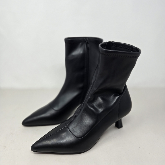 Abound Erinn Women's Sz 6M Black Faux Leather Sleek & Sexy Bootie Pointed Toe - Picture 3 of 10